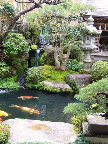 Japans prachtvolle Tempel und himmlische Gärten