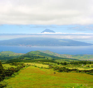Azoren ─ Vulkaninseln im Atlantik Azoren ─ Vulkaninseln im Atlantik