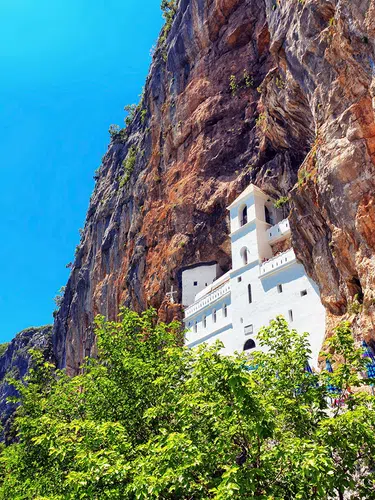 Montenegro ─ grüne Berge, tiefe Seen und Meer